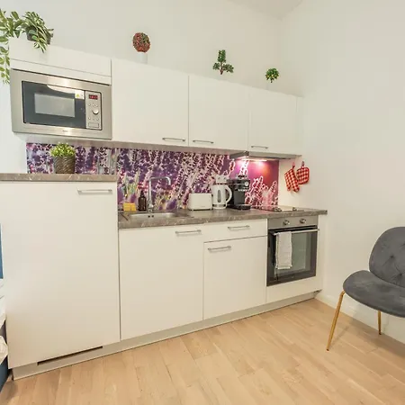 Homely I 44m2 I Elevator I Self Check-in Appartement