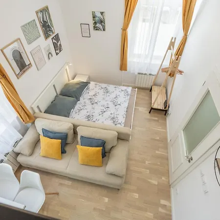 Homely I 44m2 I Elevator I Self Check-in Appartement *
