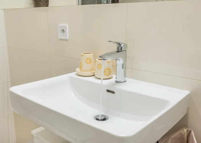 Big 2br - 1 - Elevator - Sleeps 7 - Self Check-in * 布拉格