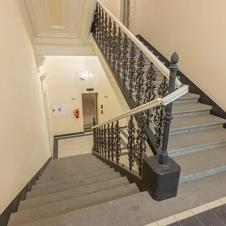 Homely I 44m2 I Elevator I Self Check-in شقة براغ