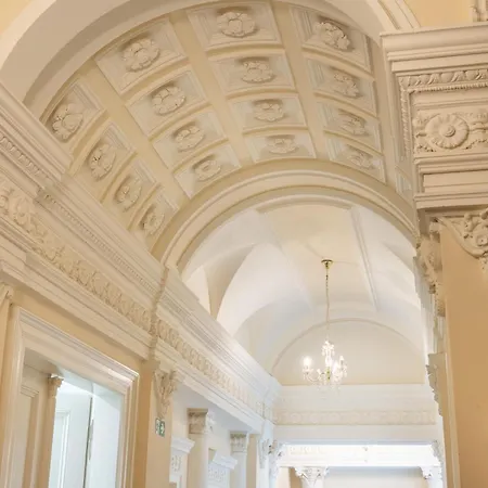 Homely I 44m2 I Elevator I Self Check-in Apartment Prague