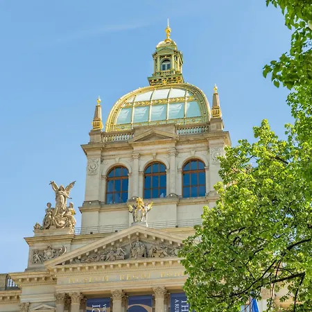 Big 2br - 1 - Elevator - Sleeps 7 - Self Check-in * Praga