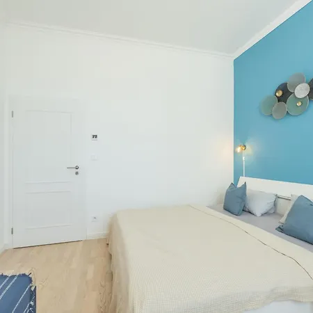 Daire Big 2br - 1 - Elevator - Sleeps 7 - Self Check-in