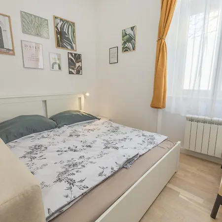Homely I 44m2 I Elevator I Self Check-in * Prag