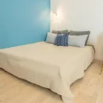 아파트 Big 2br - 1 - Elevator - Sleeps 7 - Self Check-in *
