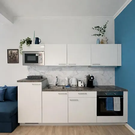 Big 2br - 1 - Elevator - Sleeps 7 - Self Check-in Daire *