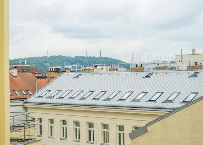 Daire Big 2br - 1 - Elevator - Sleeps 7 - Self Check-in